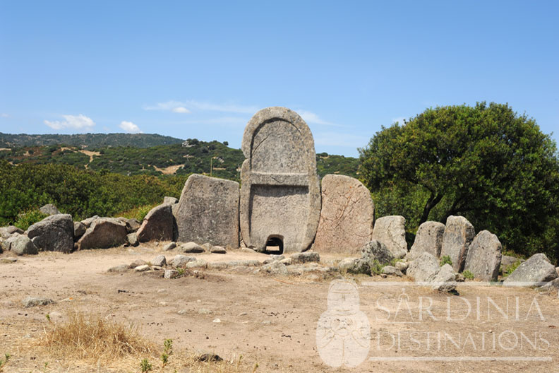 Tomba dei Giganti S'Ena e Thomes - Dorgali